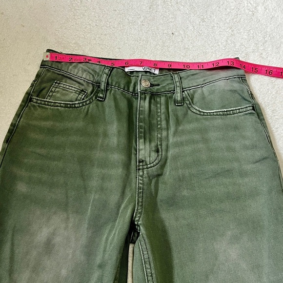 VERVET Super High Rise 90's Cropped Flare Jeans - Size 25 (Fits like a 28") - Picture 4 of 13